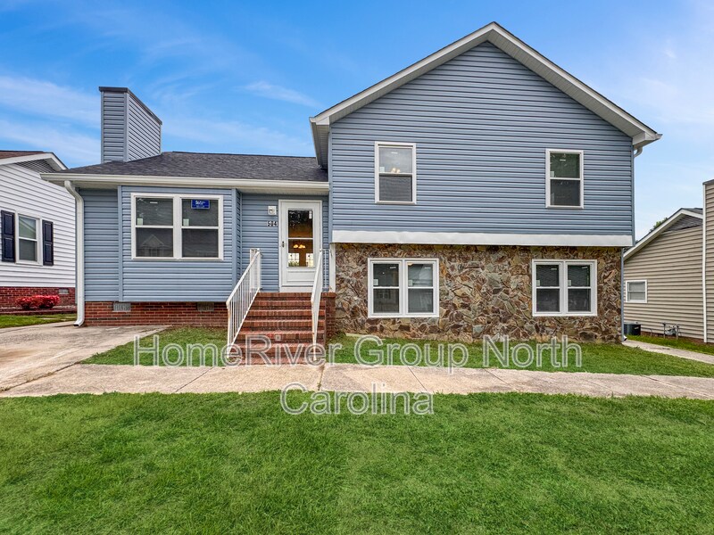 504 Kelly Rd in Greensboro, NC - Building Photo