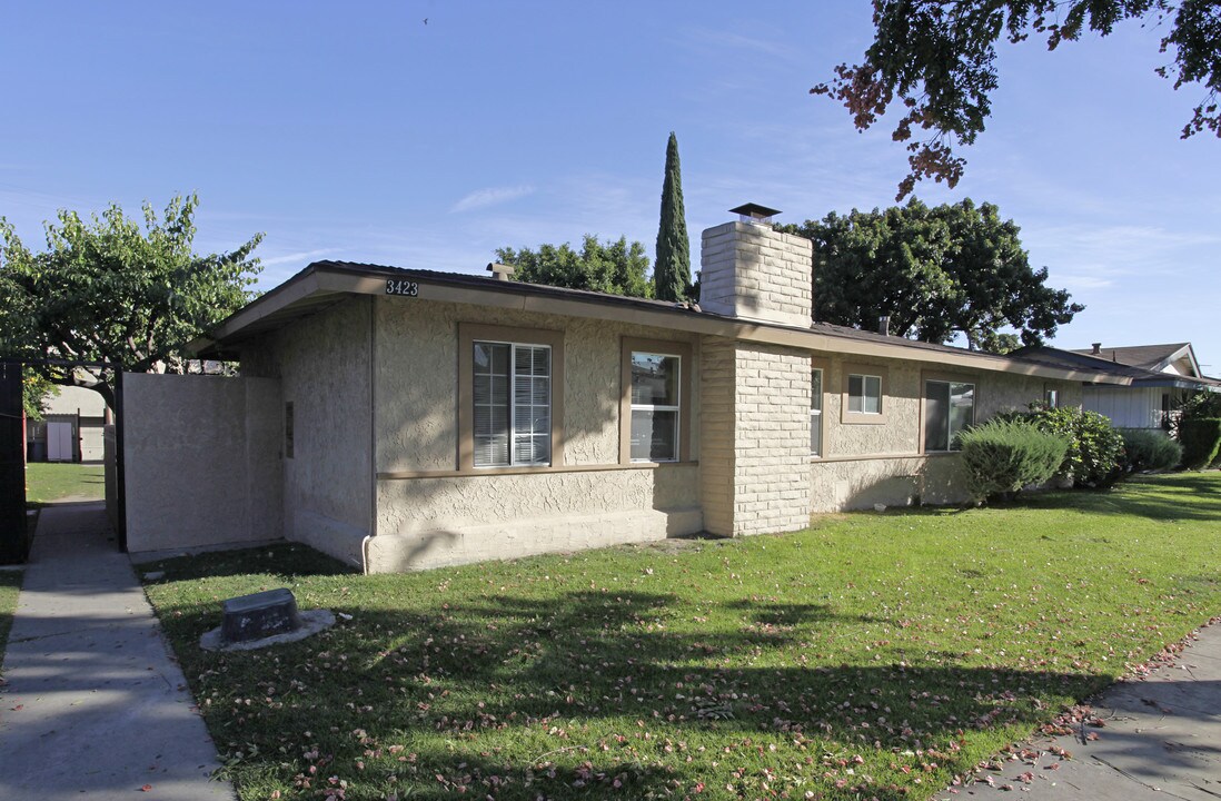 3423 W Canoga Pl in Anaheim, CA - Building Photo