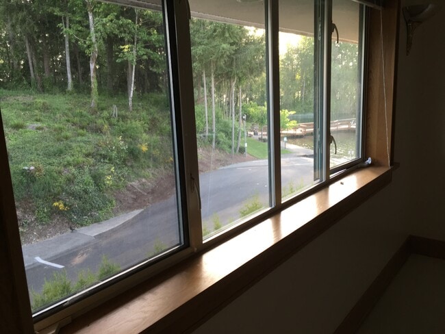 15422 Rose Rd SW, Unit A in Lakewood, WA - Foto de edificio - Building Photo