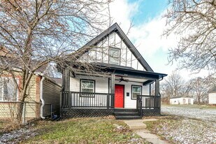 942 W 27th St in Indianapolis, IN - Building Photo