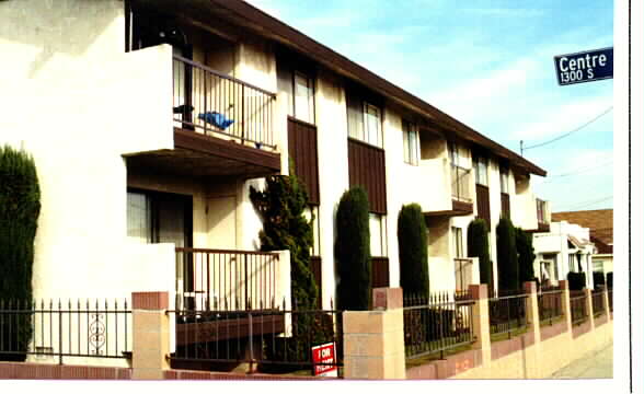 1240 S Centre St in San Pedro, CA - Building Photo