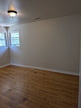 1047 E 80th St in Chicago, IL - Building Photo - Building Photo