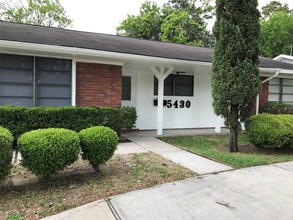 5430 Beechnut St in Houston, TX - Foto de edificio - Building Photo