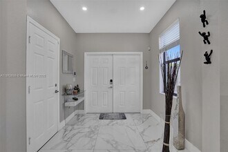 268 NE 210th Way in North Miami Beach, FL - Building Photo - Building Photo