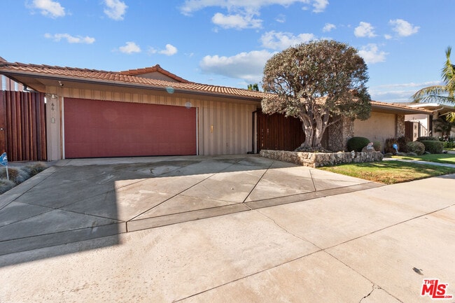 property at 6633 S Sherbourne Dr