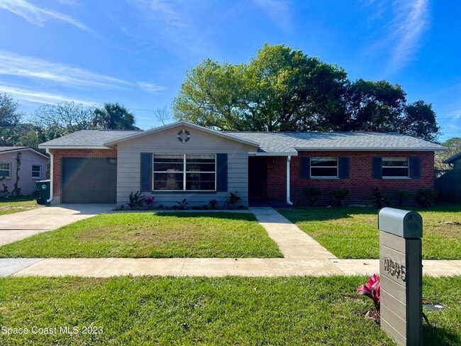 property at 1095 Coronado Dr