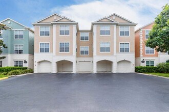 Discovery Palms in Orlando, FL - Building Photo - Building Photo