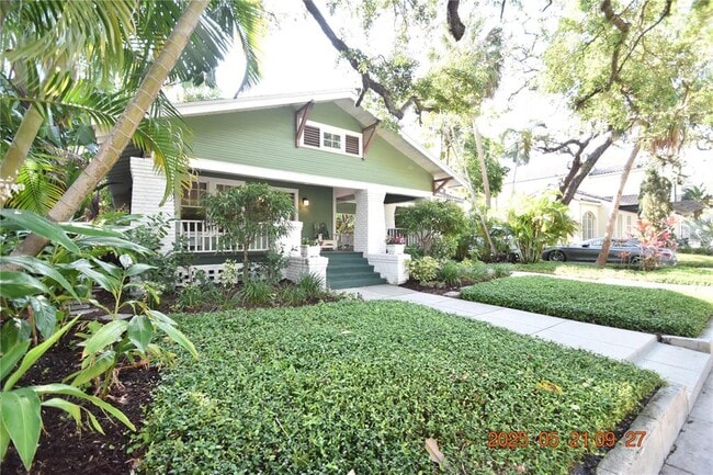 810 S Packwood Ave in Tampa, FL - Foto de edificio - Building Photo