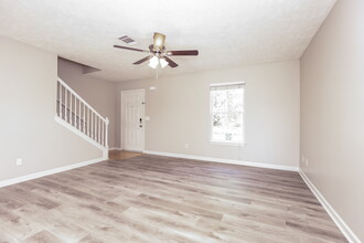 149 Howard Woody Dr in La Vergne, TN - Building Photo - Building Photo