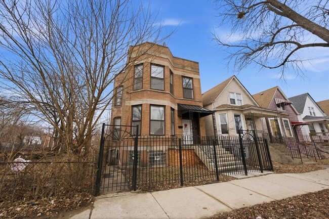 7242 S May St in Chicago, IL - Building Photo - Building Photo