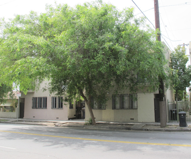 1209 N Wilton Pl in Los Angeles, CA - Building Photo - Building Photo