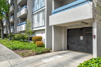 Piedmont Terrace in Oakland, CA - Building Photo - Building Photo