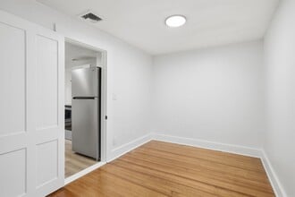 7 Day Ave, Unit 2nd floor in Westfield, MA - Foto de edificio - Building Photo