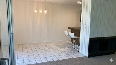 1010 N Kings Rd, Unit 313 in West Hollywood, CA - Foto de edificio - Building Photo