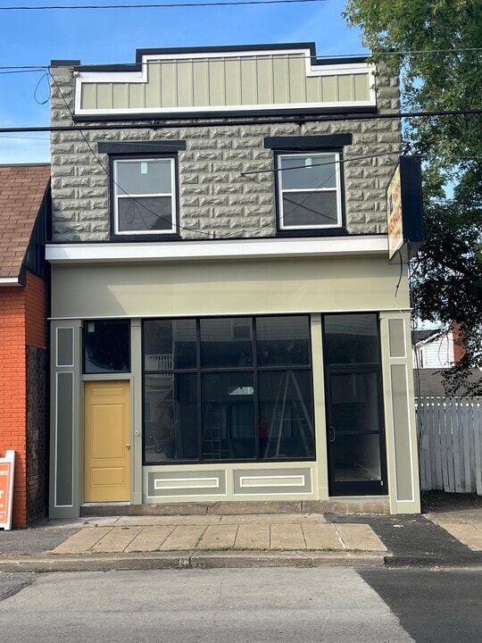 1231 Pennsylvania Ave, Unit Floor-2 in Monaca, PA - Foto de edificio
