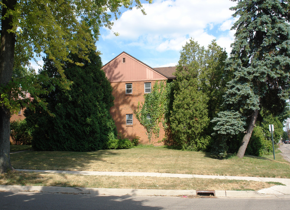 122 Durand St in East Lansing, MI - Building Photo