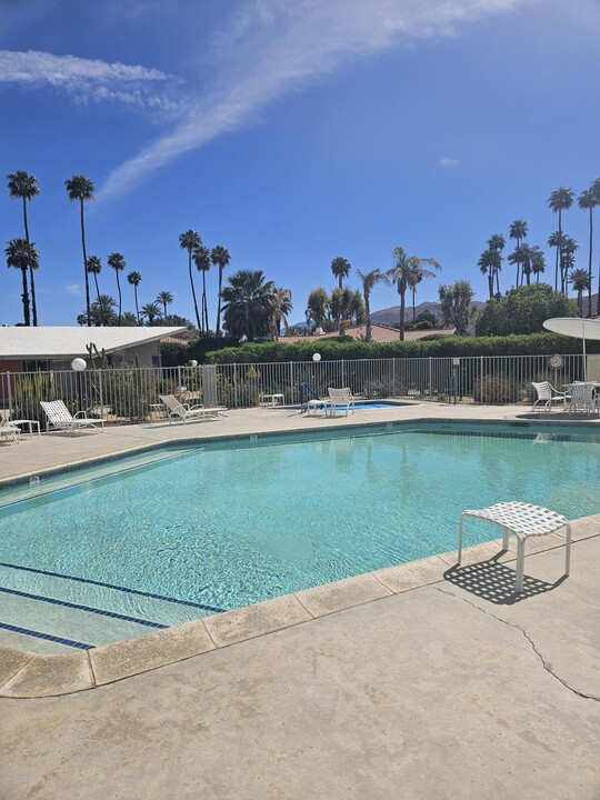 37800 Da Vall Dr in Rancho Mirage, CA - Building Photo