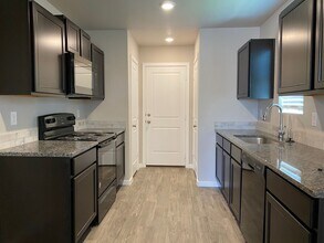 13807 Paris Ave in Lubbock, TX - Building Photo - Building Photo