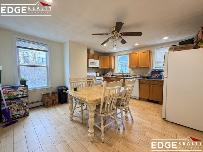 property at 1092-1098 Cambridge St