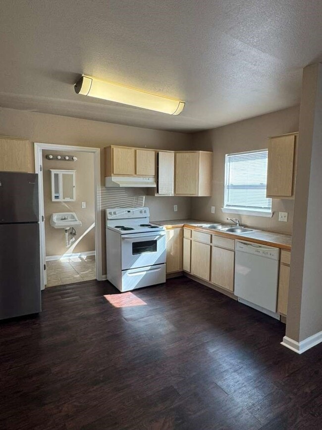 property at 1225 W 25th St