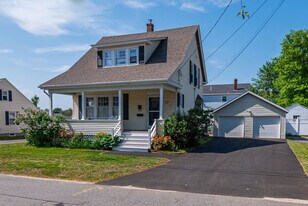 21 McLean St in South Portland, ME - Building Photo
