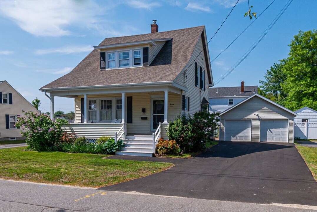 21 McLean St in South Portland, ME - Foto de edificio