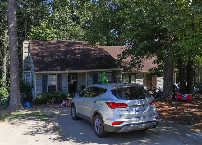 4608-4612 Nesbit Ct in Raleigh, NC - Building Photo - Building Photo