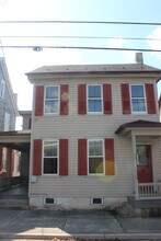 66 Front St in Lititz, PA - Foto de edificio - Building Photo