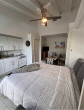 1517 NE 27th St in Wilton Manors, FL - Building Photo - Building Photo