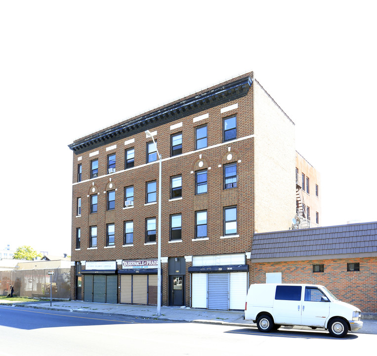 677 Fairfield Ave in Bridgeport, CT - Building Photo