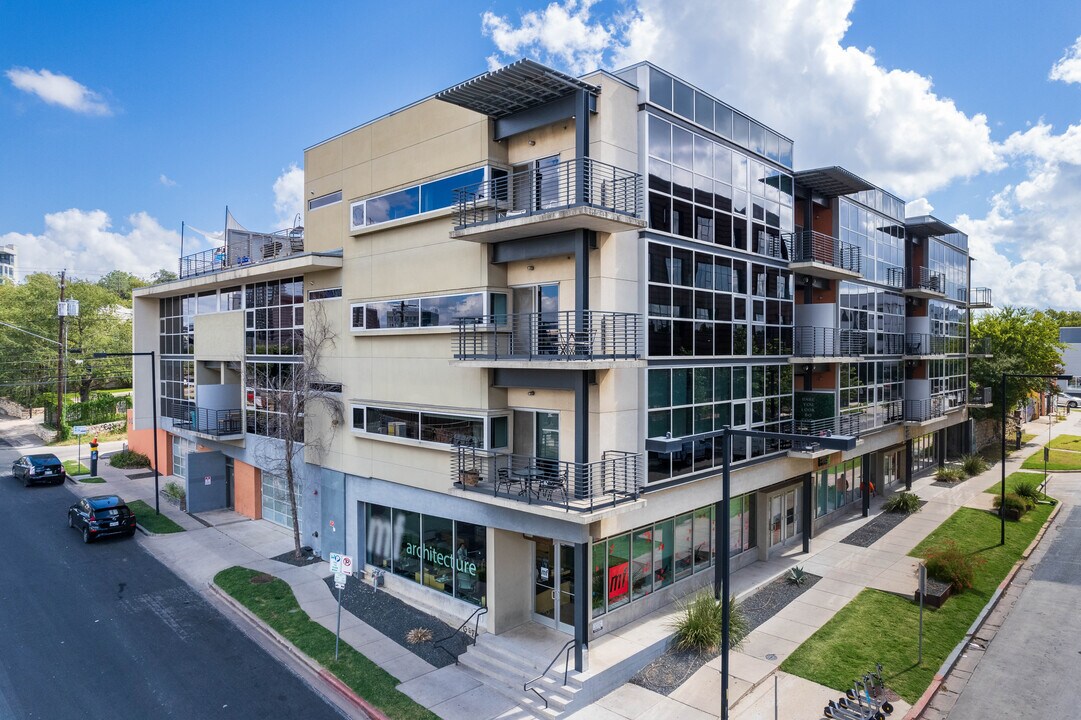 6th & Brushy in Austin, TX - Foto de edificio