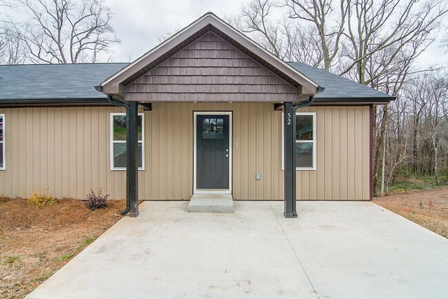 property at 52 Creekside Ln