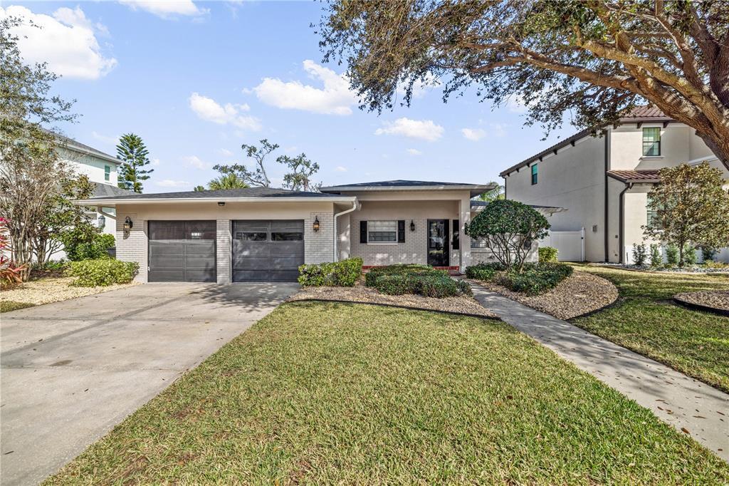 5009 W Neptune Way in Tampa, FL - Building Photo