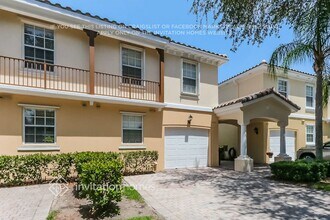 456 Capistrano Dr in Palm Beach Gardens, FL - Building Photo - Building Photo