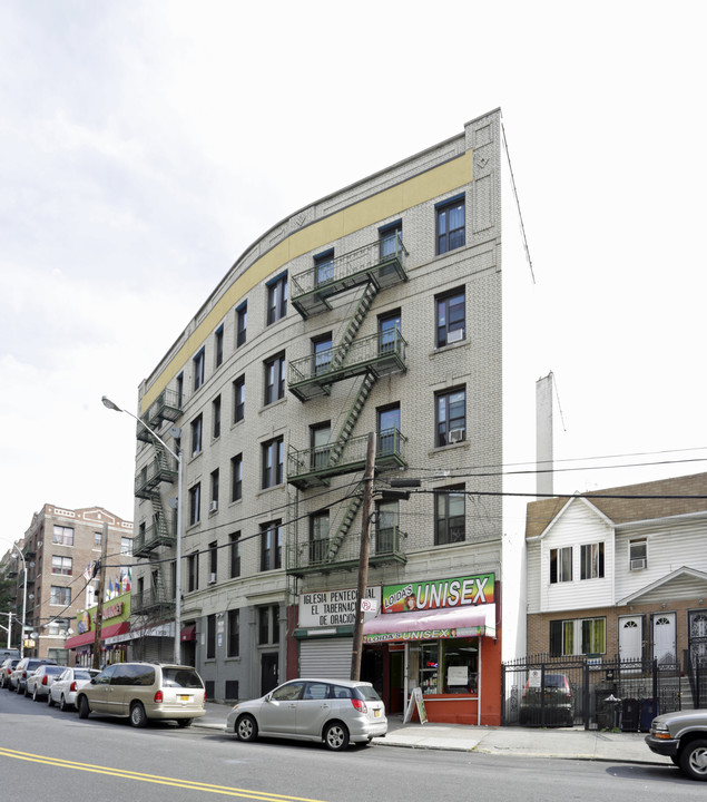 1350 Ogden Ave in Bronx, NY - Building Photo