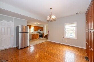 99 Chesapeake Ave in Parsippany Troy Hills, NJ - Building Photo - Building Photo