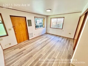 4207.5 34th Ave W in Seattle, WA - Building Photo - Building Photo