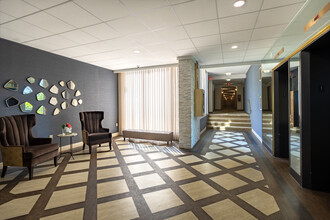 Cooper River Plaza Apartments in Pennsauken, NJ - Building Photo - Lobby