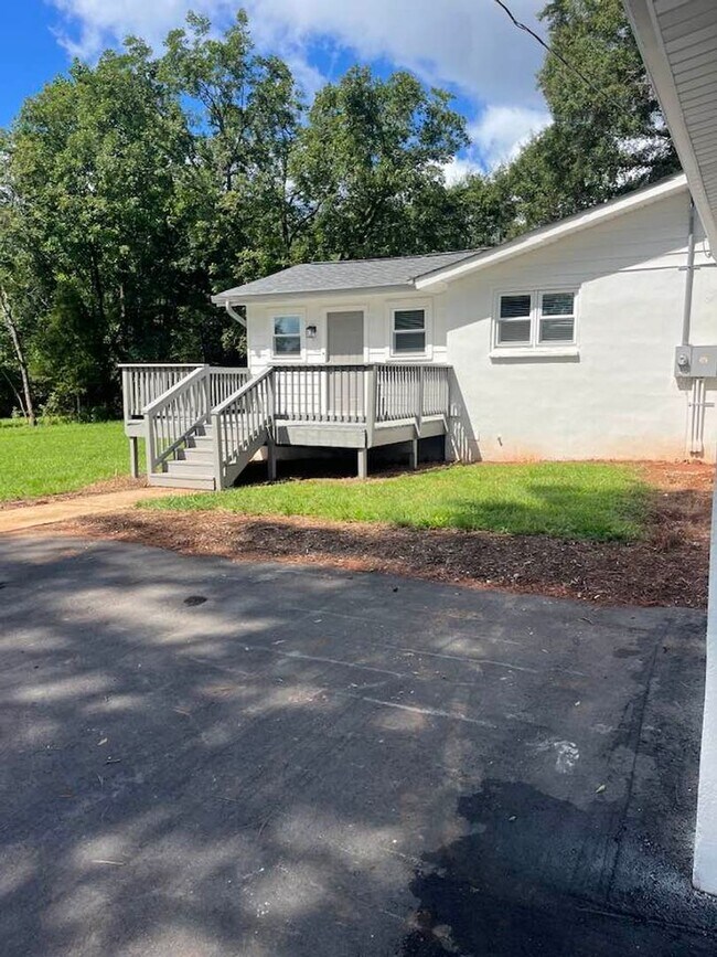 900 Bracken Rd in Piedmont, SC - Building Photo - Building Photo