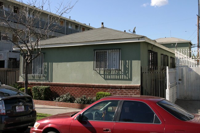 1133 Raymond Ave in Long Beach, CA - Building Photo - Building Photo