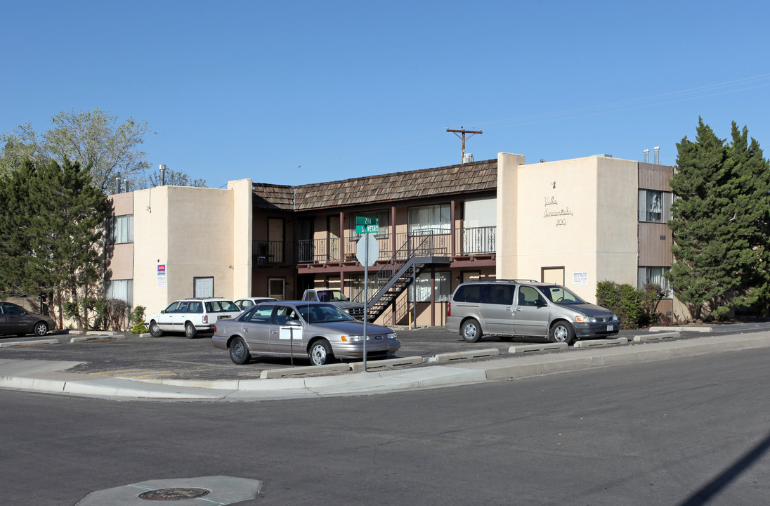 Nob Hill Square in Albuquerque, NM - Building Photo