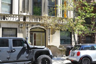 333 W 76th St in New York, NY - Building Photo - Building Photo