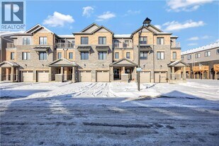 5 Greig St in Brantford, ON - Building Photo