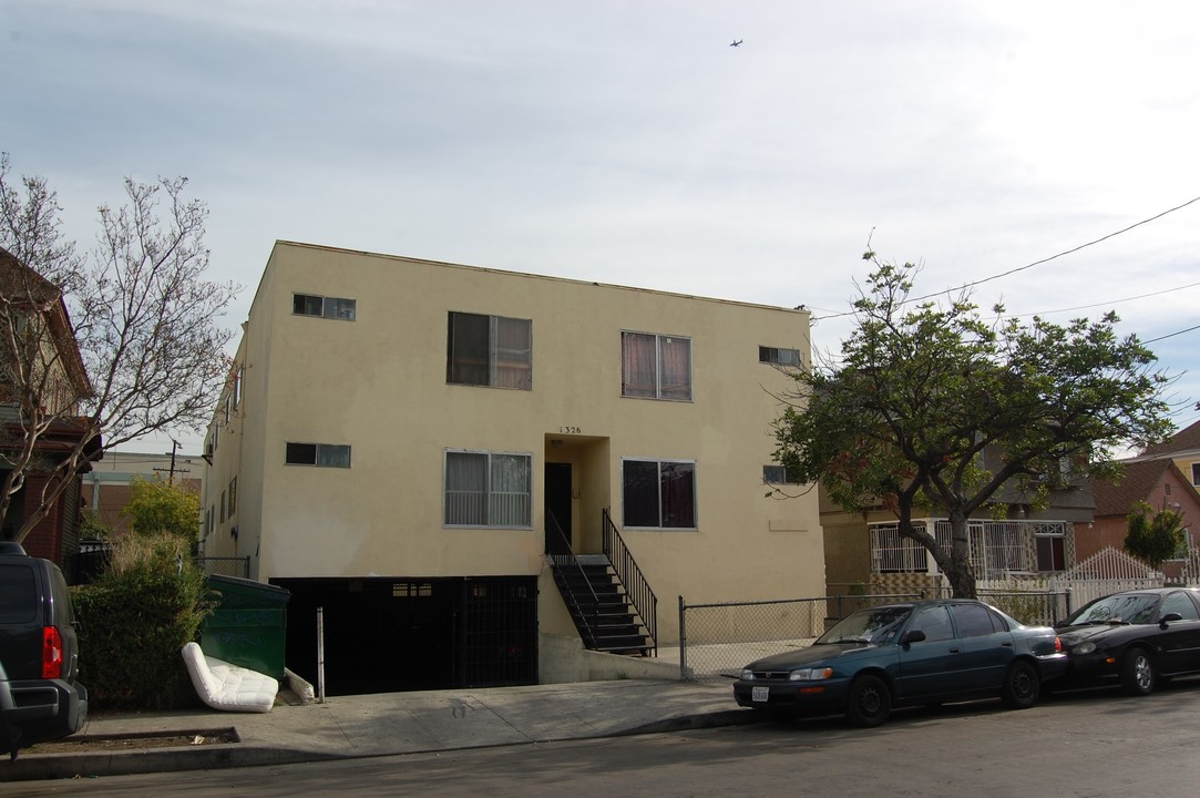 1326 Valencia St in Los Angeles, CA - Building Photo