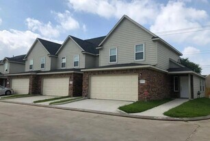 12027 Clifton Oaks Dr in Houston, TX - Building Photo