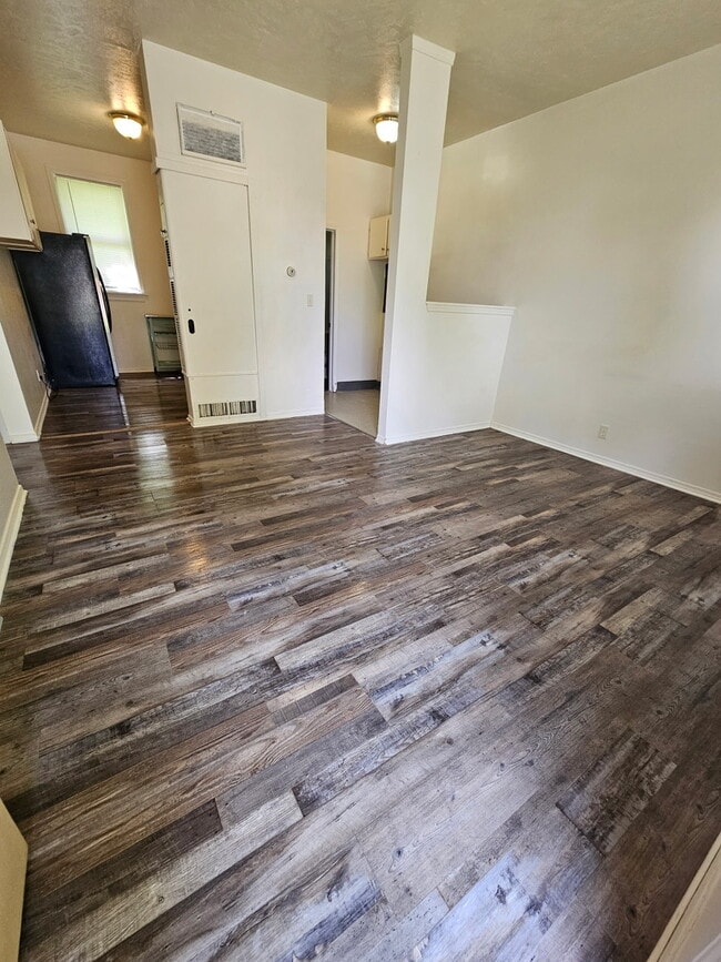 1015 E 9th S in Mountain Home, ID - Building Photo - Building Photo