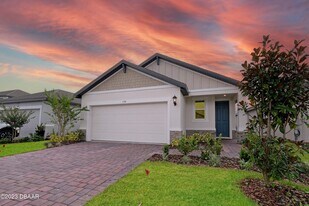 136 Links Ter Blvd in Daytona Beach, FL - Building Photo