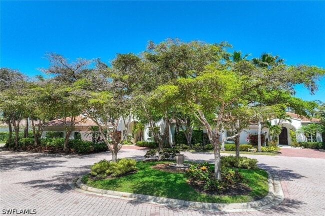 property at 4661 Via Ravenna