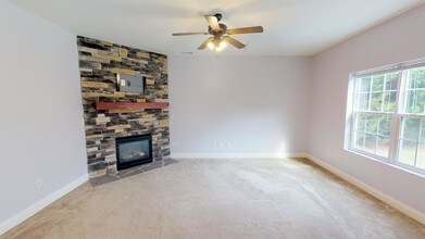 2771 Timber Cove Ln in Winston-Salem, NC - Building Photo - Building Photo