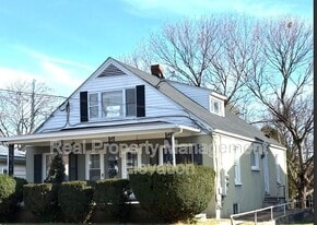 908 Florida Ave in Martinsburg, WV - Building Photo